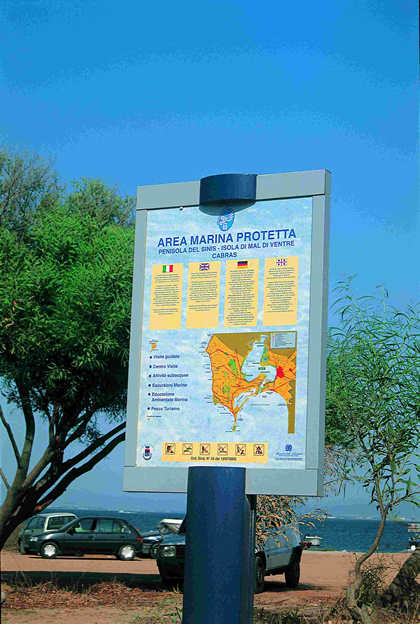 Esempio di cartellonistica. Penisola del Sinis-Isola di Mal di Ventre, Sardegna